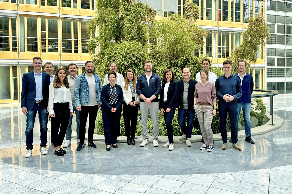 Gruppenbild zum erste Konsortialtreffen von HT-X